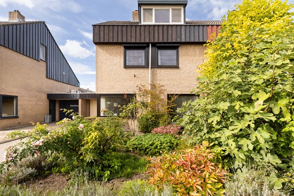 Foto - Te koop: Royale gezinswoning op uitstekende locatie!